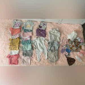 Newborn girl clothing lot (EUC)